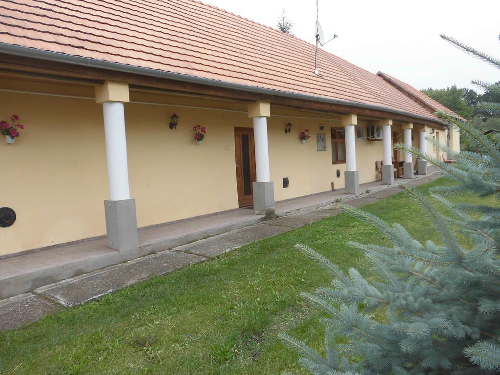 Fenyves Apartman Sárospatak Exterior photo