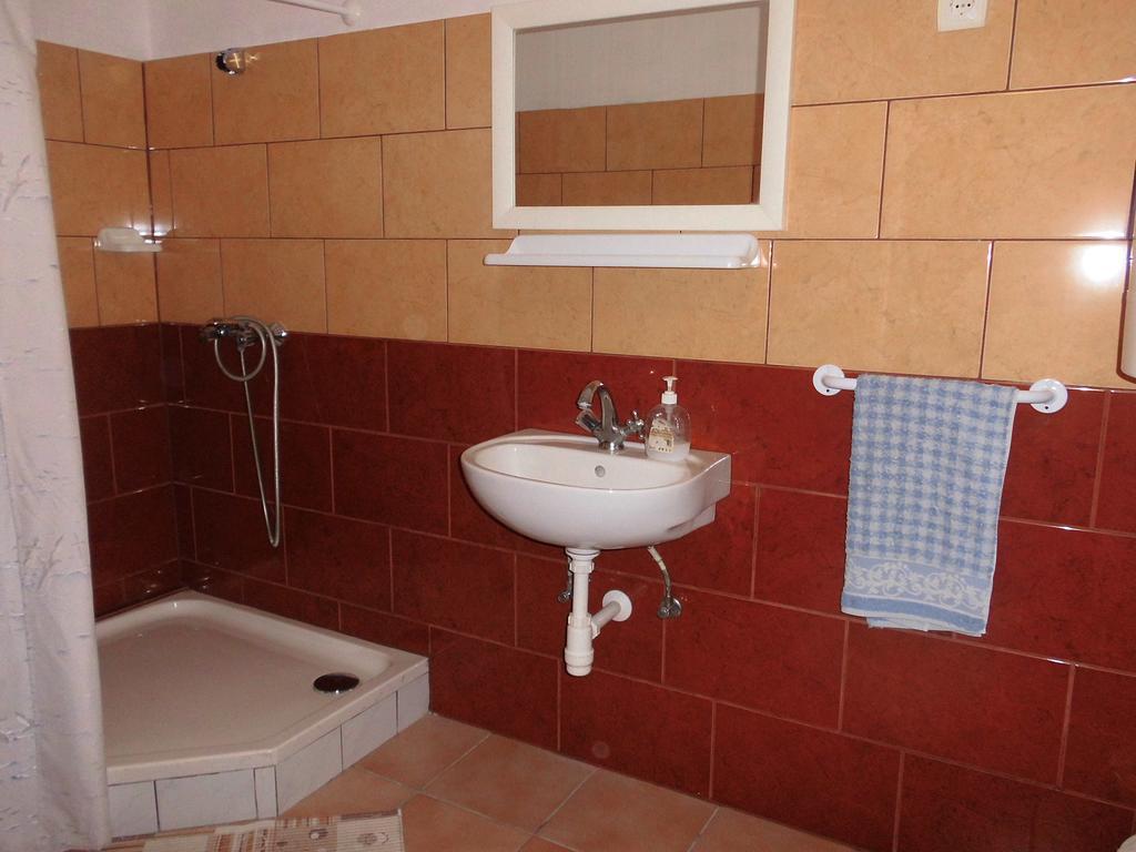 Fenyves Apartman Sárospatak Exterior photo