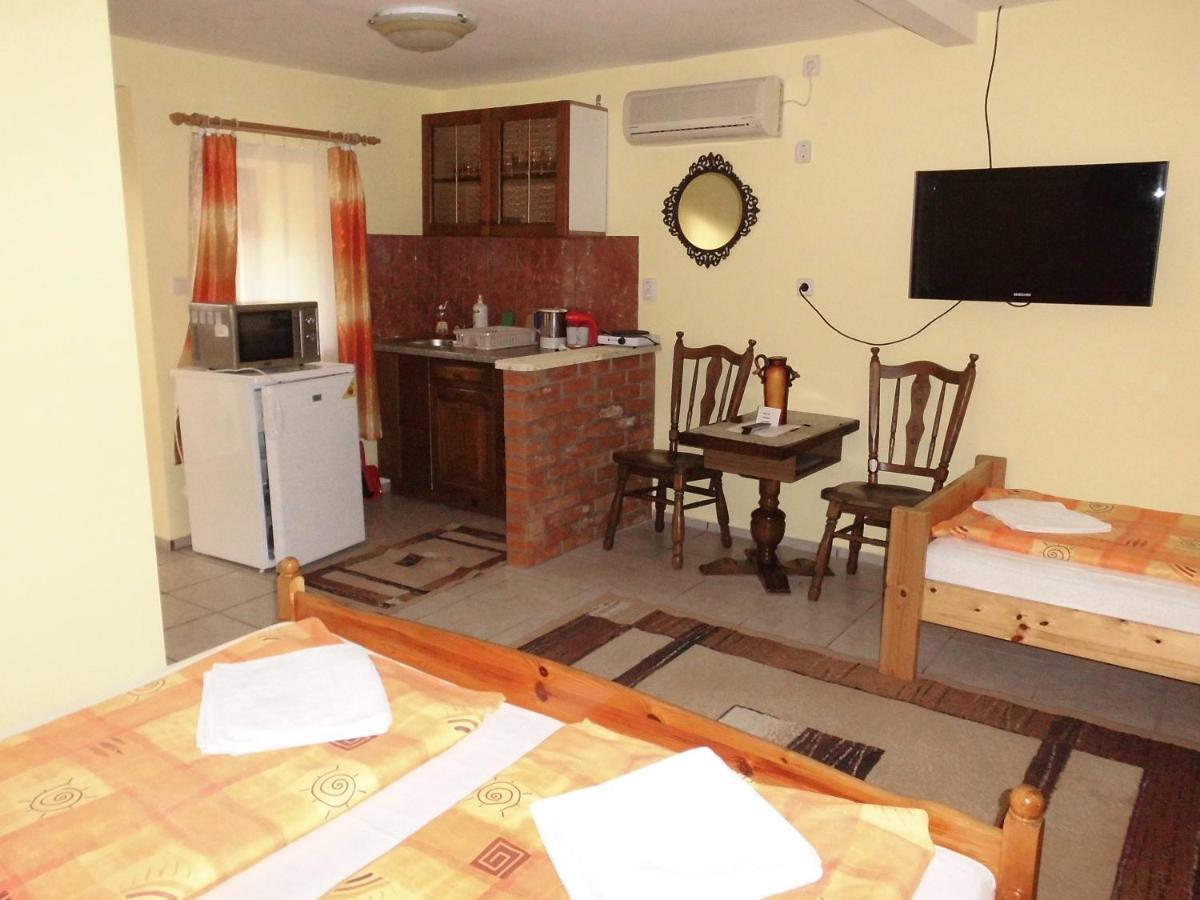 Fenyves Apartman Sárospatak Exterior photo