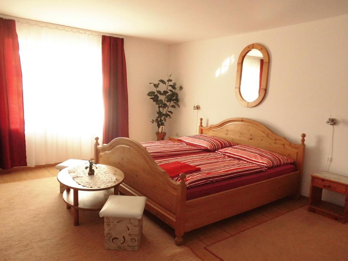 Fenyves Apartman Sárospatak Exterior photo